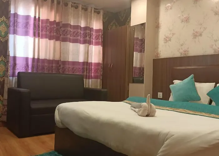 Hotel Parami *